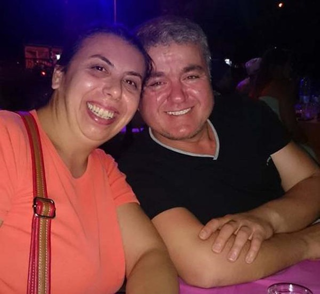 Boşanma Aşamasındaki Kadın Markette Silahla Vuruldu, Eş İntihar Etti Boşanma Aşamasındaki Kadın Markette Silahla Vuruldu, Eş İntihar Etti