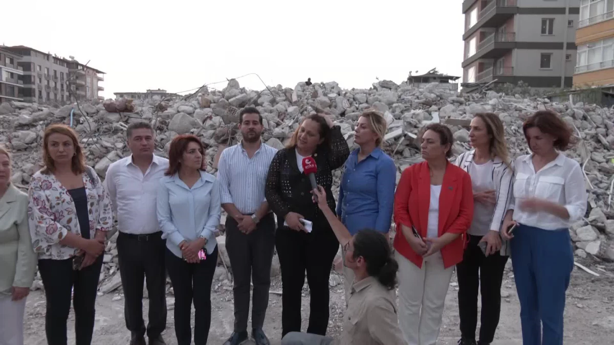 CHP Heyeti Hatay\'da Depremzedelerin Sorunlarını Dinledi