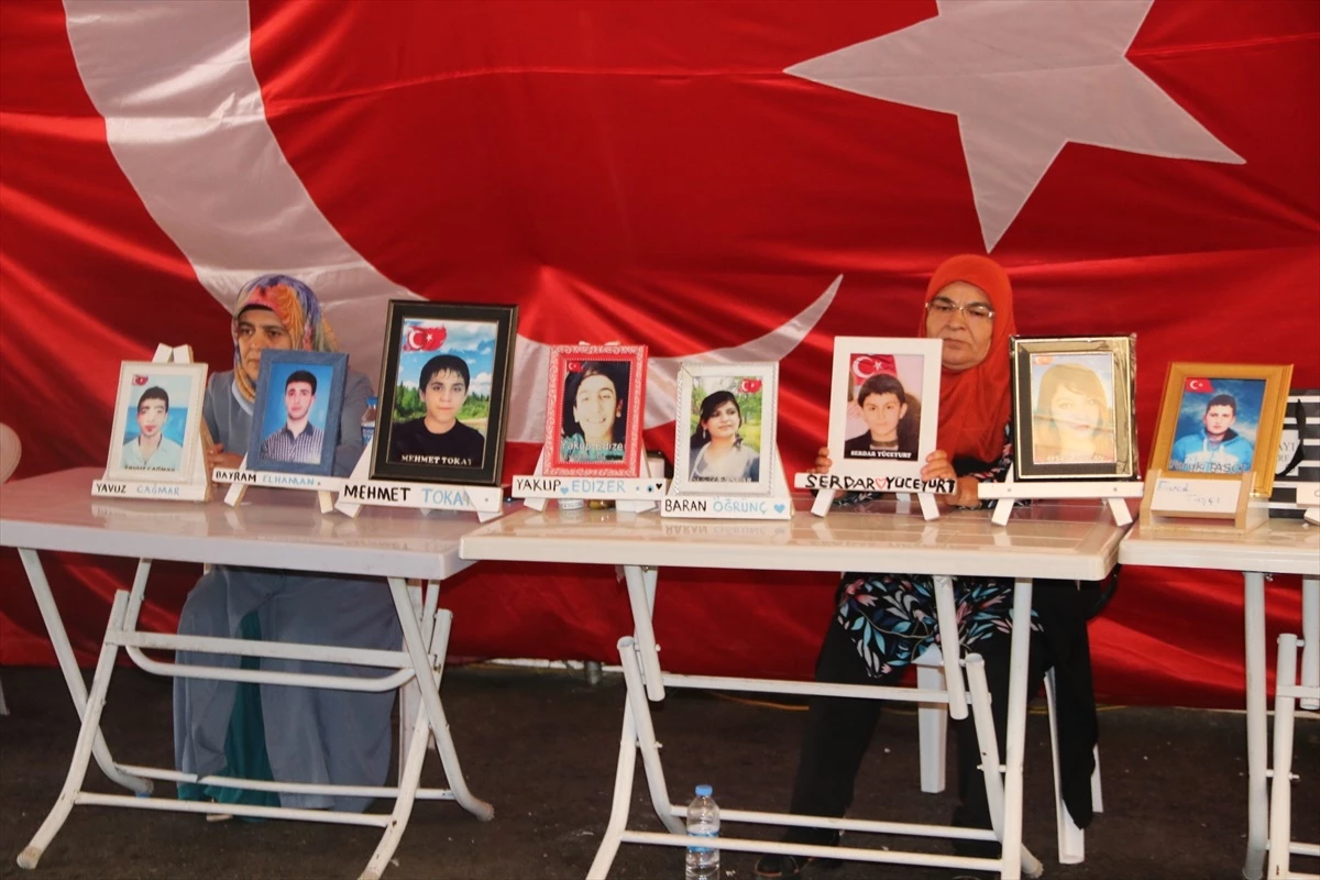 Diyarbakır anneleri, çocuklarının dağa kaçırılmasını protesto ediyor