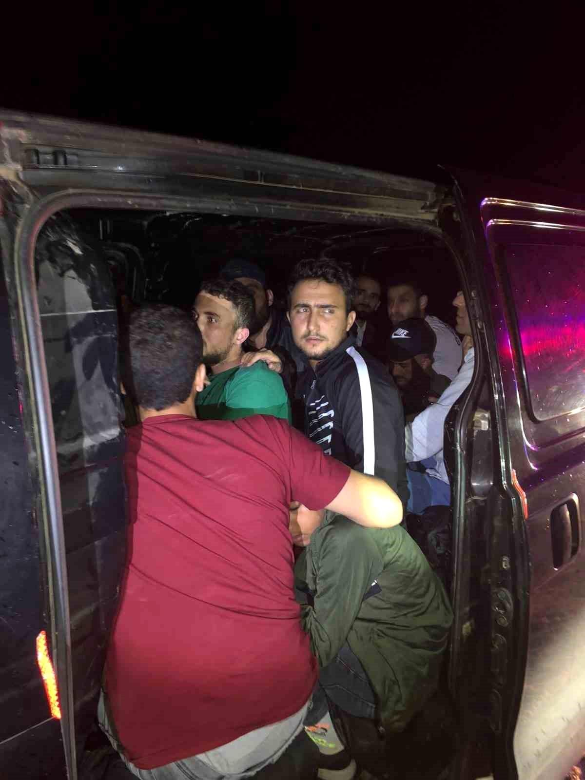 Edirne\'de 1 Organizatör ve 22 Göçmen Yakalandı