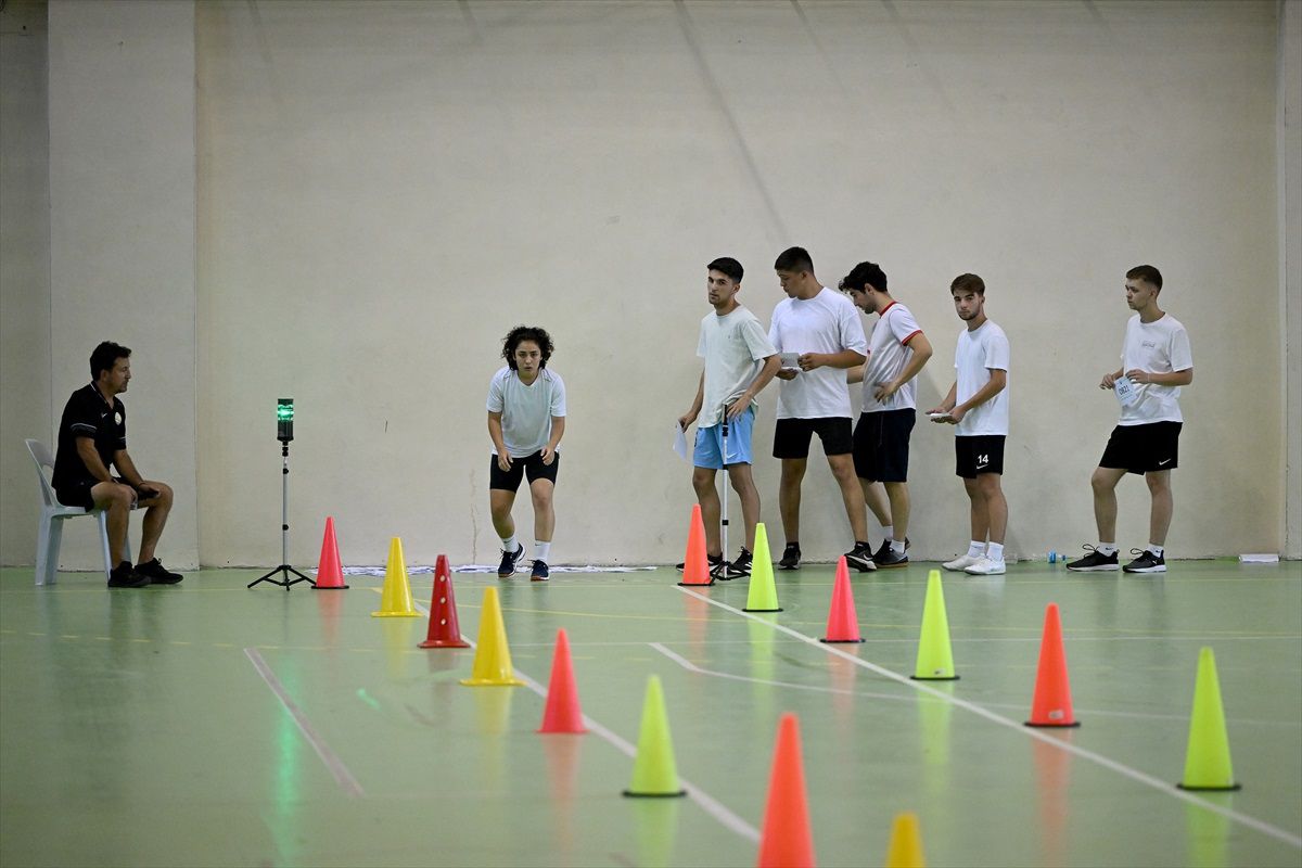 Trakya Üniversitesi Kırkpınar Spor Bilimleri Fakültesi\'ne 230 kontenjan için başvuran 1023 aday sürat koşusuyla yeteneklerini sergiledi