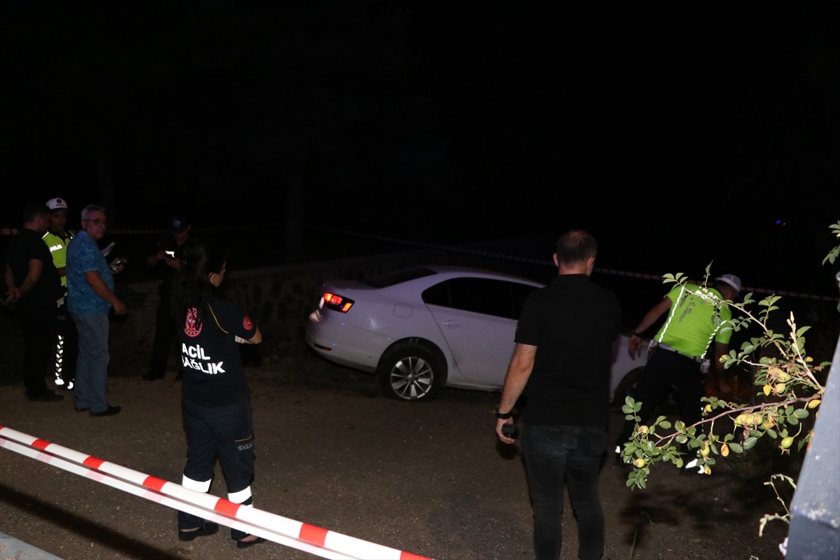Atatürk Üniversitesi Yerleşkesinde Trafik Kazası: Bir Ölü, Bir Yaralı