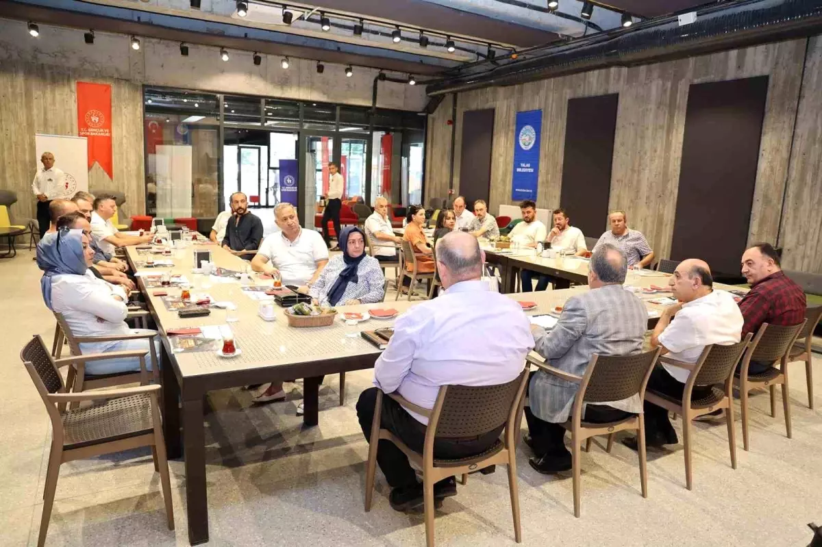 Talas Belediye Başkanı Mustafa Yalçın, Esnaf Buluşmalarını Yeniden Başlattı