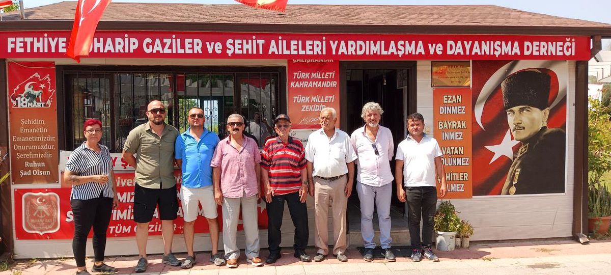 Fethiye\'de Gaziler Derneği\'nden şehitler için kar şerbeti hayrı