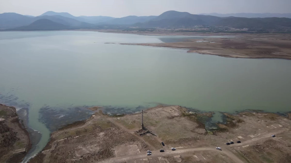 İzmir\'de Kuraklık Tehlikesi: Tahtalı Barajı\'nın Doluluk Oranı Yüzde 35