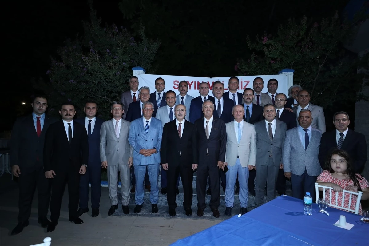 İzmir Valisi Yavuz Selim Köşger için veda yemeği düzenlendi