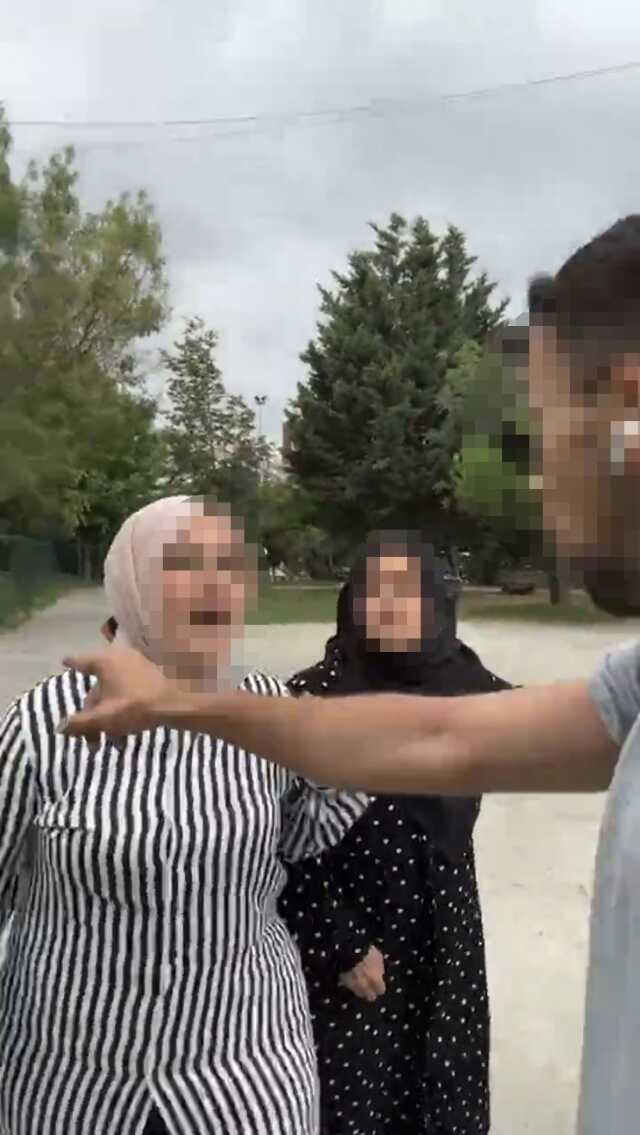 Kağıthane'de Köpek Tartışması Kavgaya Dönüştü Genç Adam Türbanlı Kadını Aşağıladı Kağıthane'de Köpek Tartışması Kavgaya Dönüştü Genç Adam Türbanlı Kadını Aşağıladı