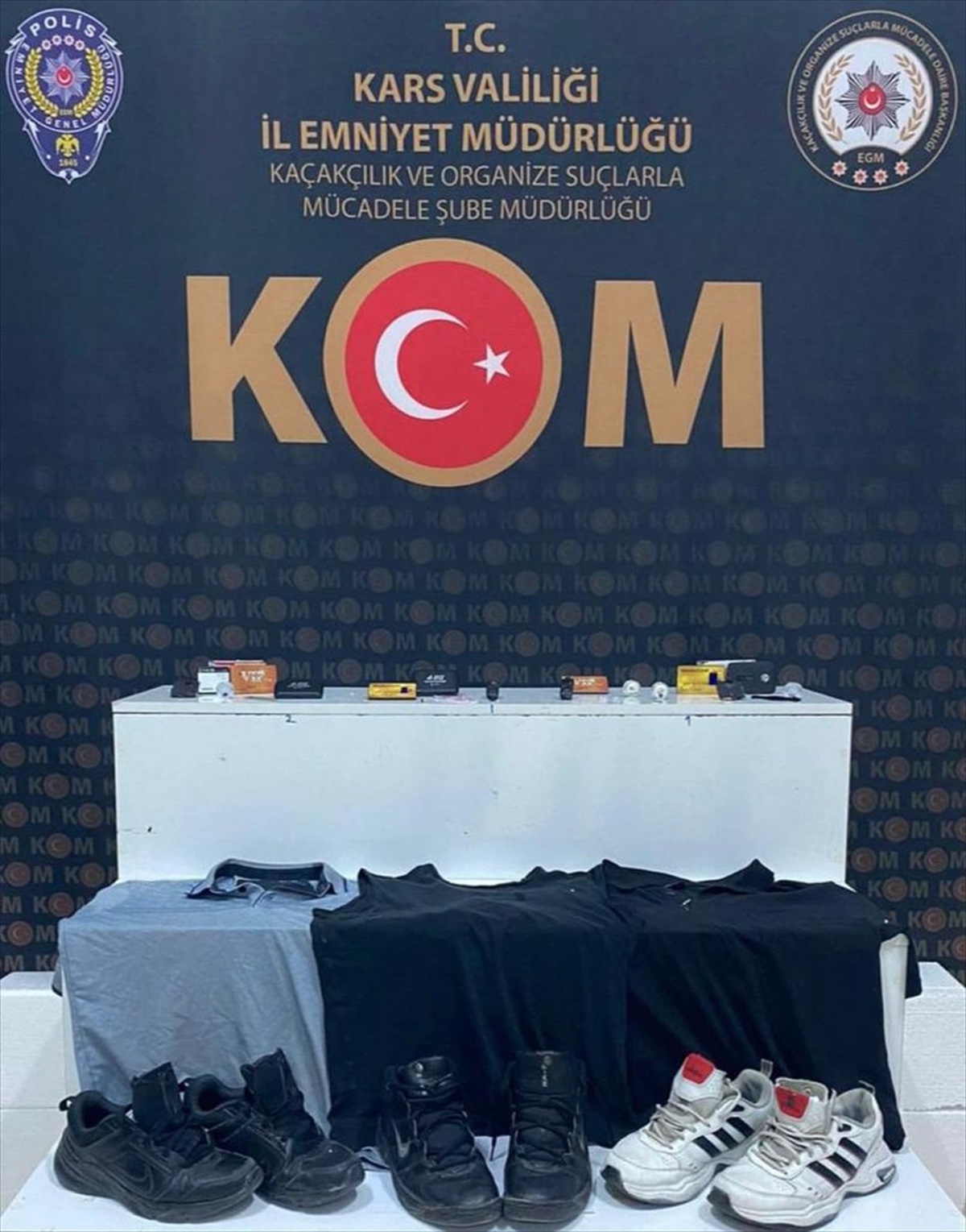 Kars\'ta Ehliyet Sınavında Kopya Çeken 4 Kişi Yakalandı