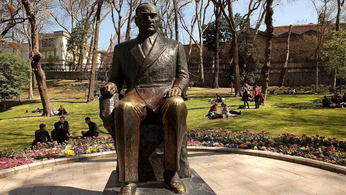 Prag\'da Türk Büyükelçiliği\'nin Atatürk Heykeli Talebi Reddedildi