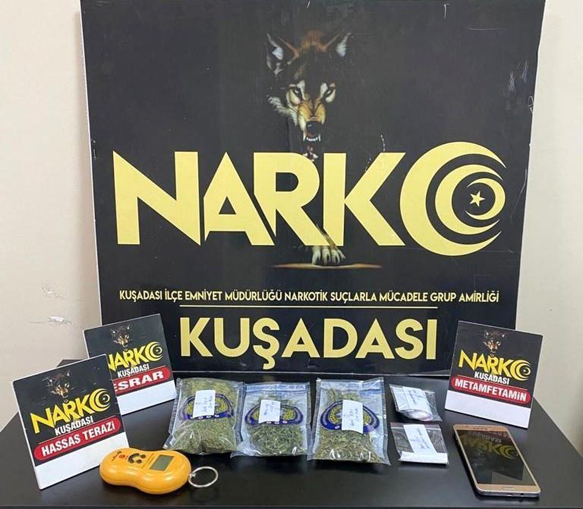 Kuşadası\'nda Uyuşturucu Operasyonu: Maddeler Ele Geçirildi