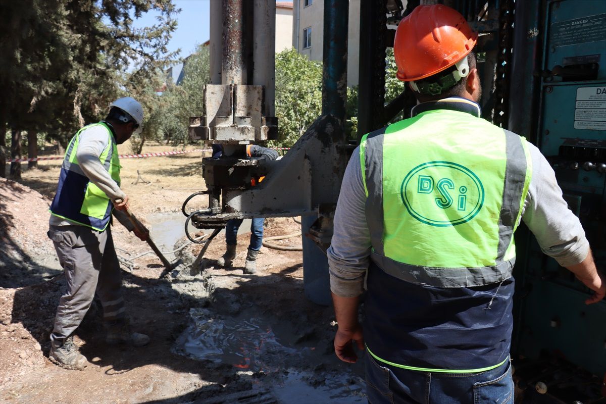 Adıyaman\'da depremzedelerin su ihtiyacı için sondaj çalışmaları yapılıyor