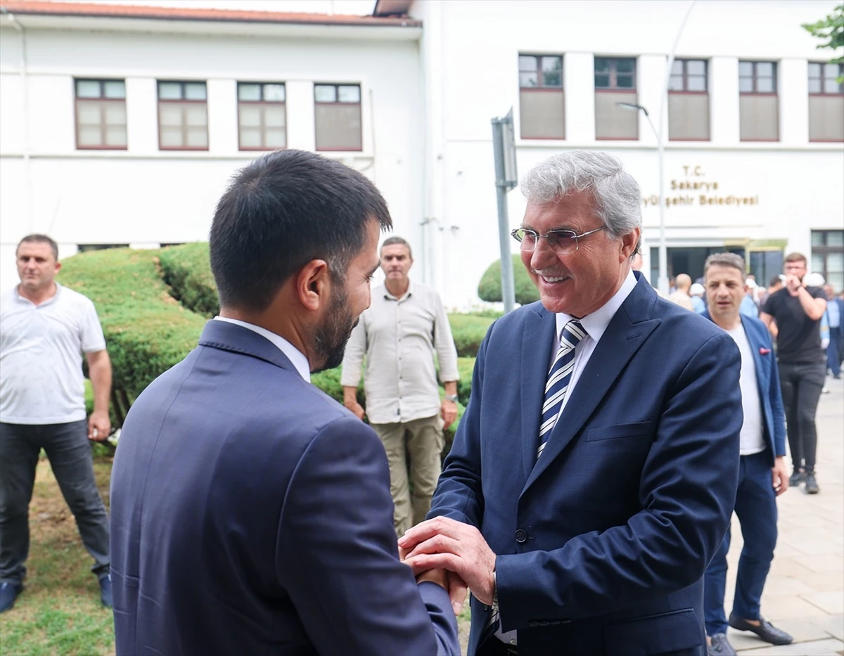 Afganistan\'ın Ankara Büyükelçisi Ramin\'den Sakarya Büyükşehir Belediye Başkanı Yüce\'ye ziyaret