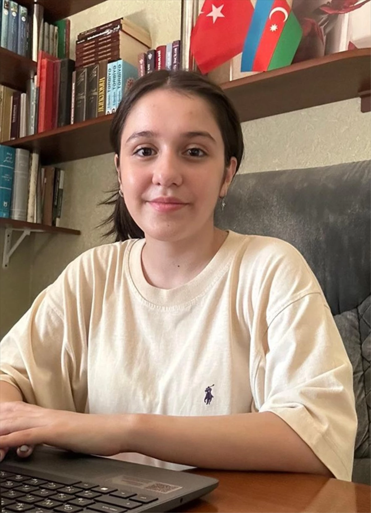 Azerbaycanlı Zahra, Türkiye\'de tıp okuma hayaline TR-YÖS\'te 500 tam puan alarak kavuştu