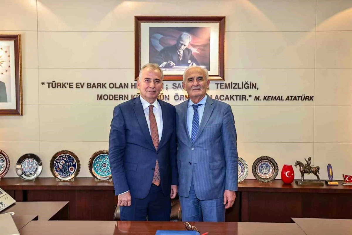 AK Parti Genel Başkan Yardımcısı Yusuf Ziya Yılmaz, Denizli Büyükşehir Belediye Başkanı Osman Zolan\'ı ziyaret etti