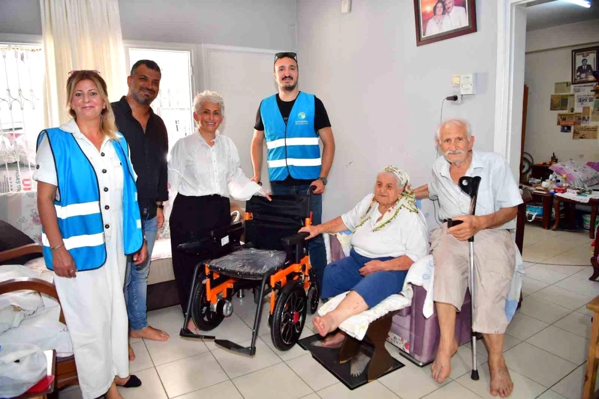 Çukurova Belediye Başkanı, 54 yıl şoförlük yapan 89 yaşındaki Ramazan Kulle\'ye yardımda bulundu