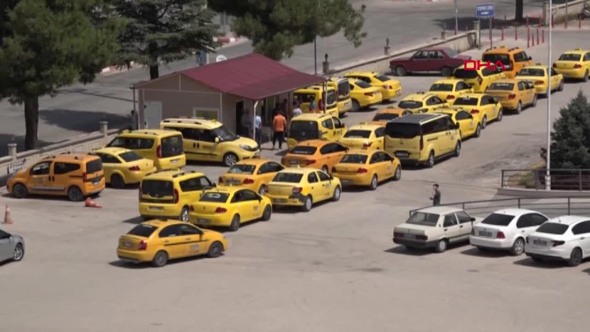 Burdur\'da Taksiciler Akaryakıt Zamlarına ve Prim Artışlarına Tepki Gösterdi