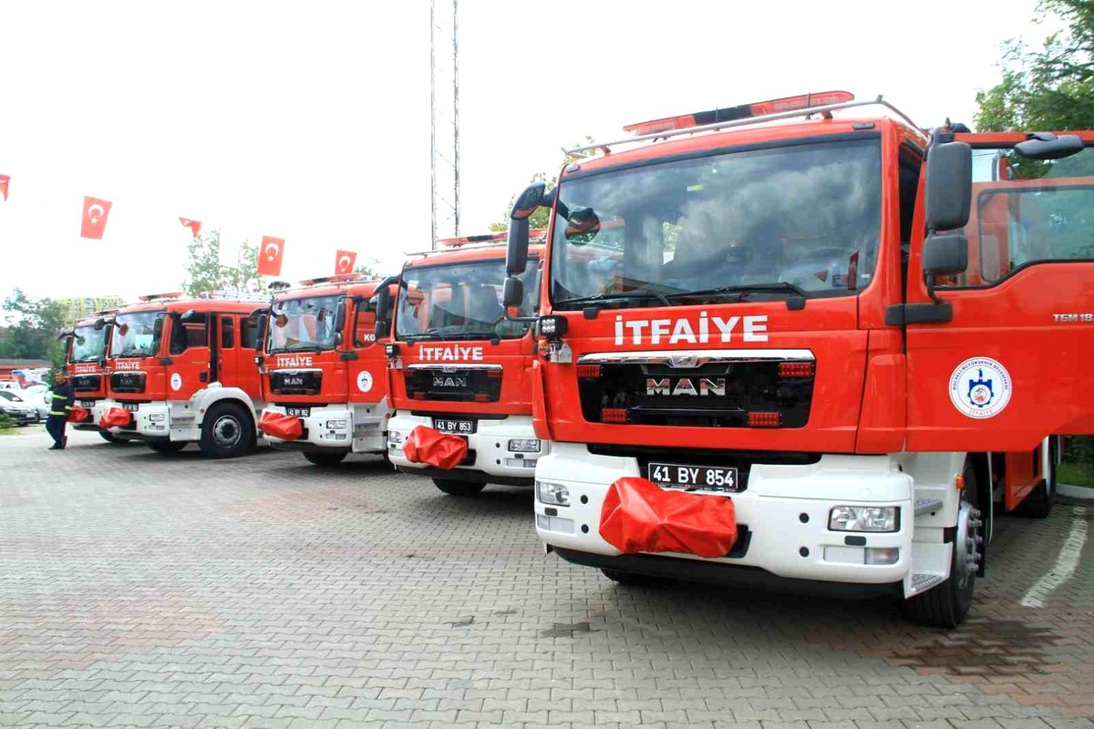 Kocaeli Büyükşehir Belediyesi 8 İtfaiye Aracı Alımı İçin İhale Düzenledi