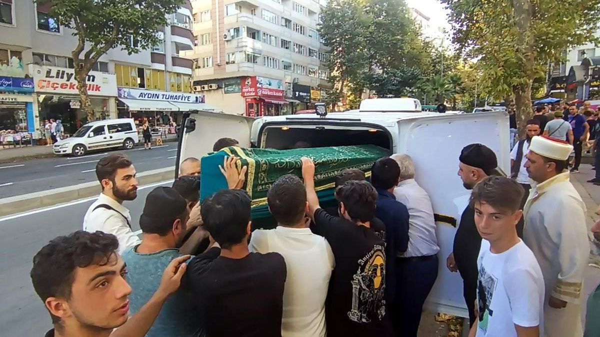 Samsun\'da Denizde Boğulan Öğretmenin Son Yolculuğu