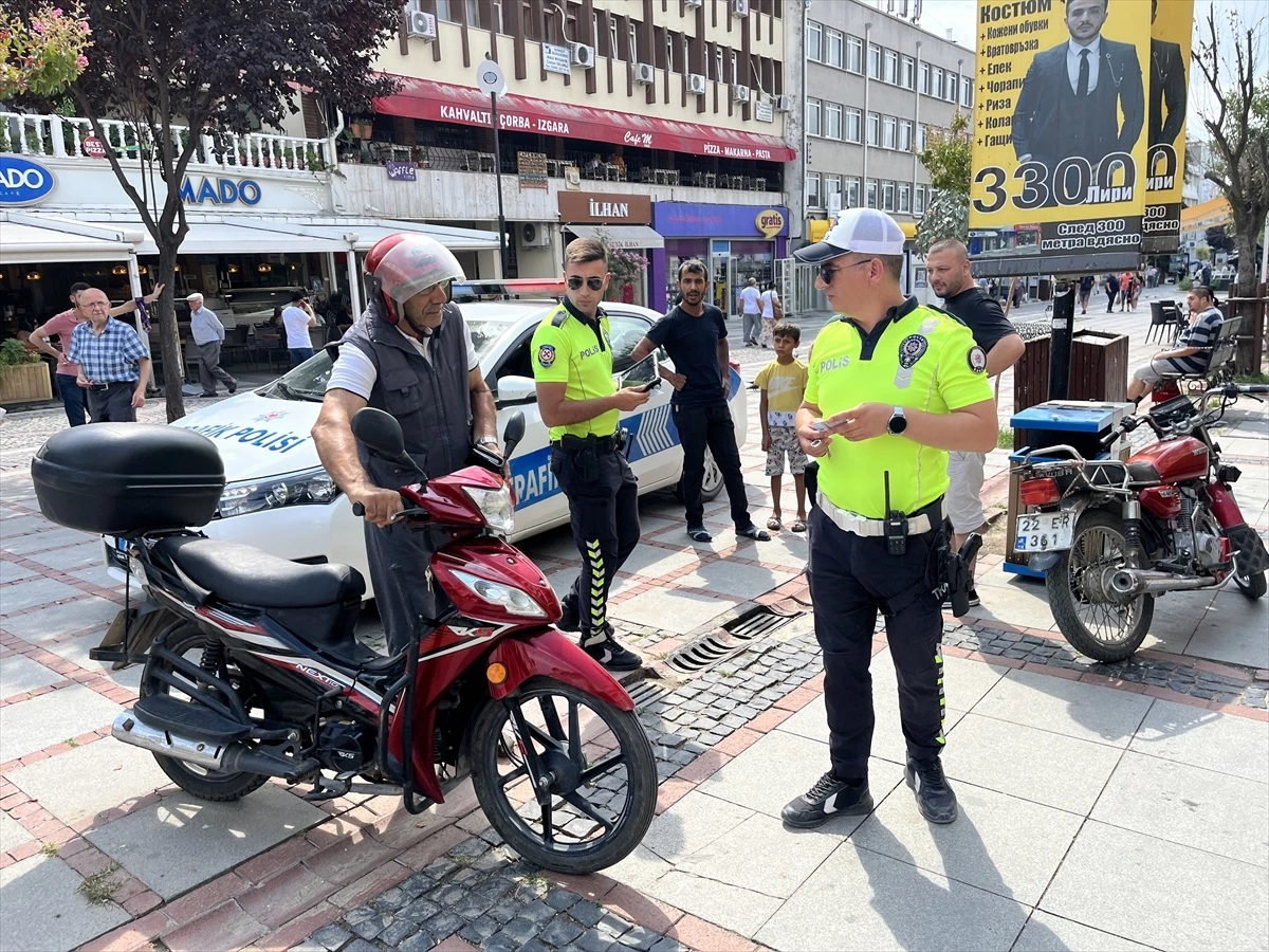 Edirne\'de Saraçlar Caddesi\'nde trafik denetimi yapıldı