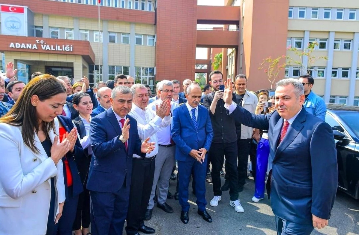 İzmir ve Adana Valileri Görev Değişikliği Yaptı
