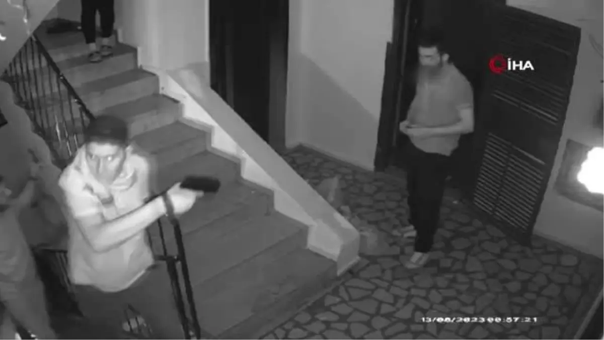 Adana\'da İş Merkezine Silahlı Saldırı: 1 Kişi Ağır Yaralandı