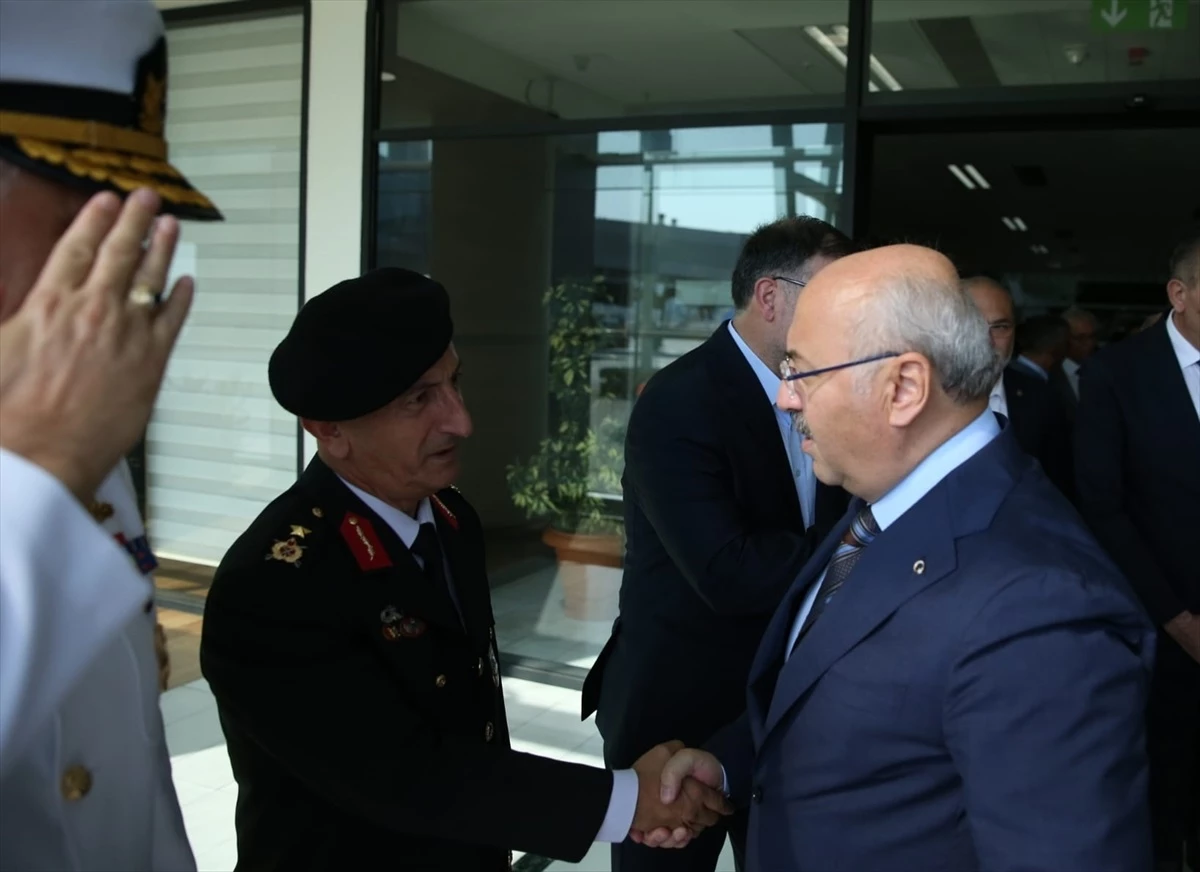 İzmir Valisi Yavuz Selim Köşger Adana\'ya uğurlandı