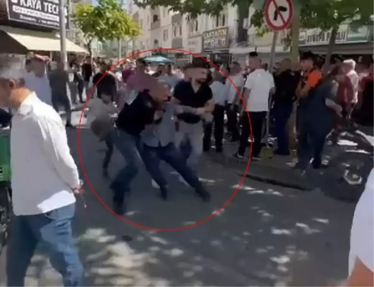 Batman'da Kaçak Sigara Satıcısının Ailesi Polise Engel Olmaya Çalıştı