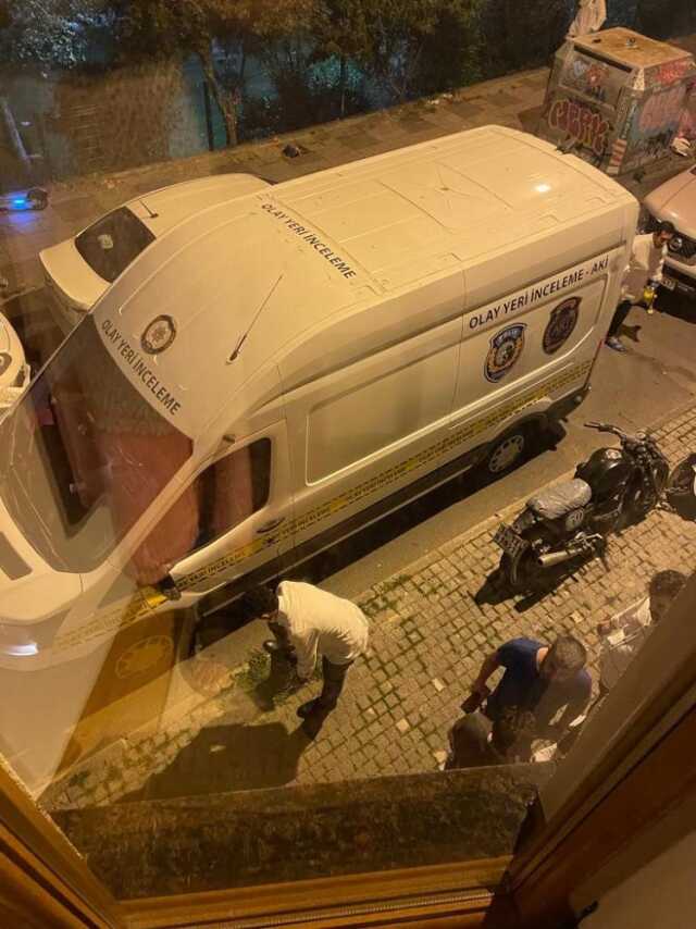 Kadıköy'de avukat tarafından 4. kattan aşağı atılan kadının son görüntüleri ortaya çıktı Kadıköy'de avukat tarafından 4. kattan aşağı atılan kadının son görüntüleri ortaya çıktı