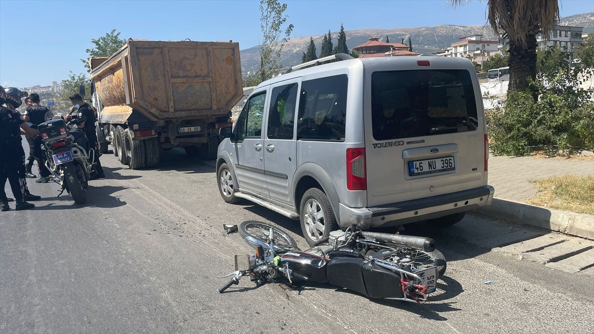 Kahramanmaraş\'ta polisin "dur" ihtarına uymayan motosikletteki 2 kişi kaza yaparak yaralandı