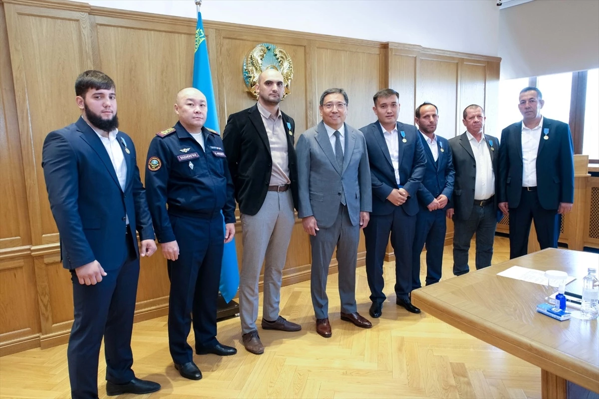 Türk Vatandaşlarına Kazakistan Devlet Madalyaları Takdim Edildi