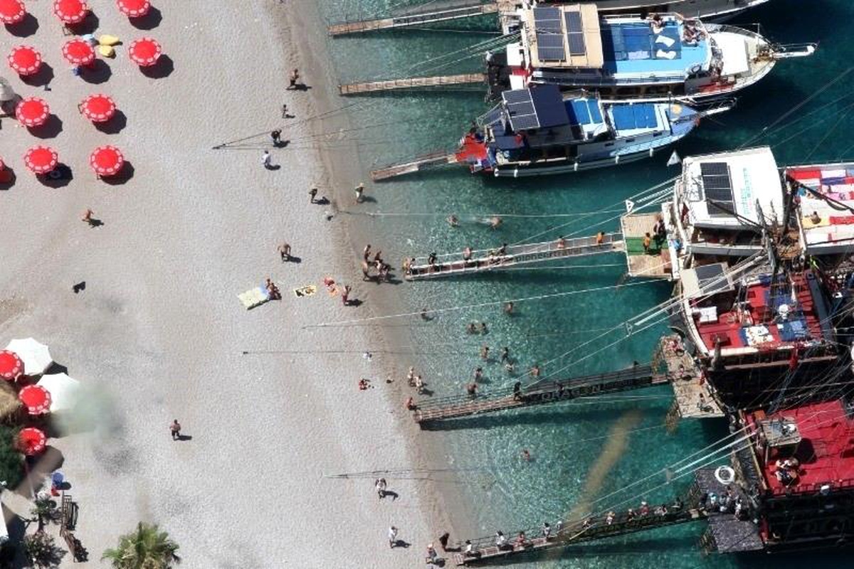 Kelebekler Vadisi\'nde Tehlikeli Fotoğraf Çılgınlığı