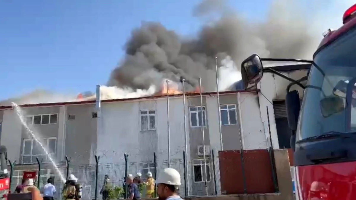 Kırıkkale\'de Sanayi Sitesinde Yangın Çıktı