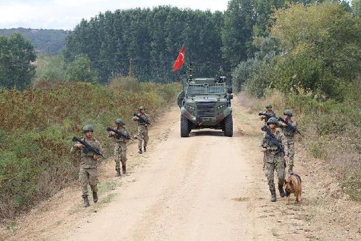 MSB, Suriye ve Yunanistan hudutlarında 4 kişiyi yakaladı