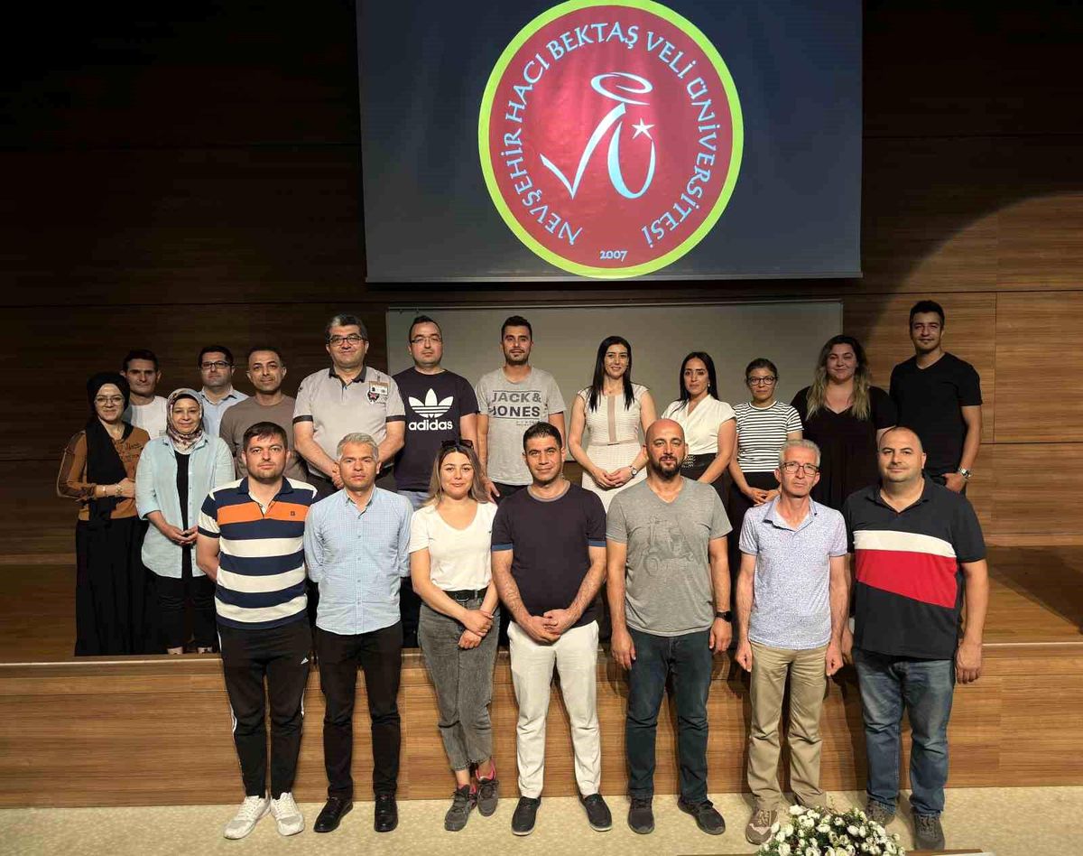 NEVÜ'de idari personele 'Protokol ve Sosyal Davranış Kuralları İnteraktif Eğitimi'