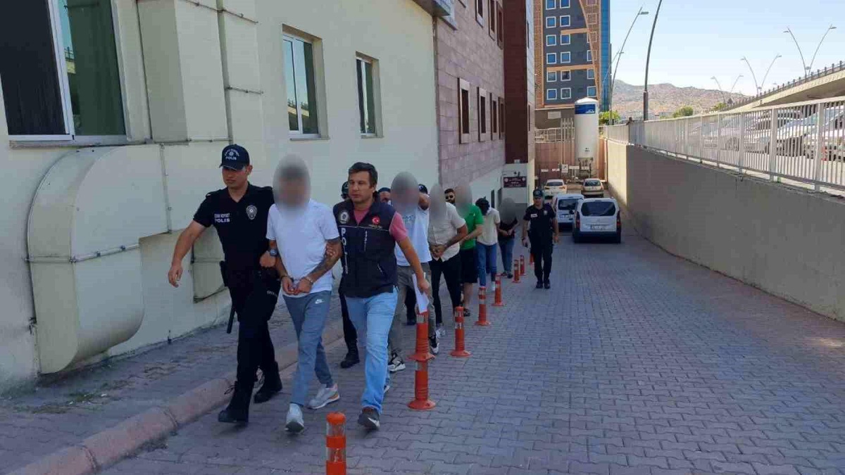 Kayseri\'de Uyuşturucu Operasyonu: 25 Milyon TL Değerinde Uyuşturucu Ele Geçirildi