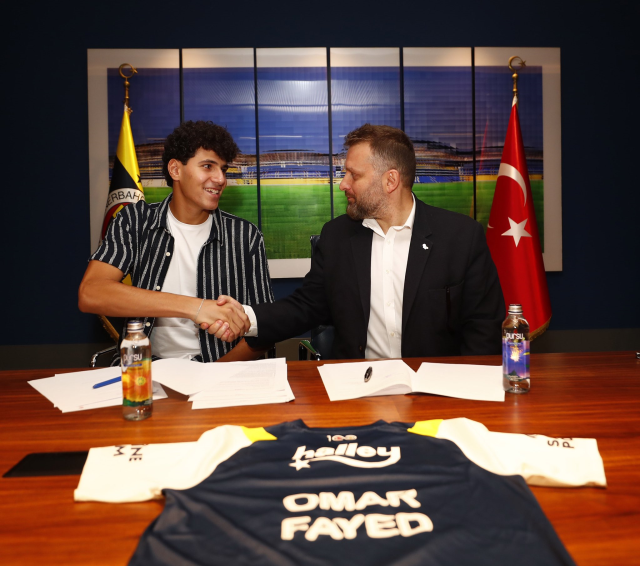 Son Dakika: Fenerbahçe, 2003 doğumlu Omar Fayed'i 4 yıllığına kadrosuna kattı