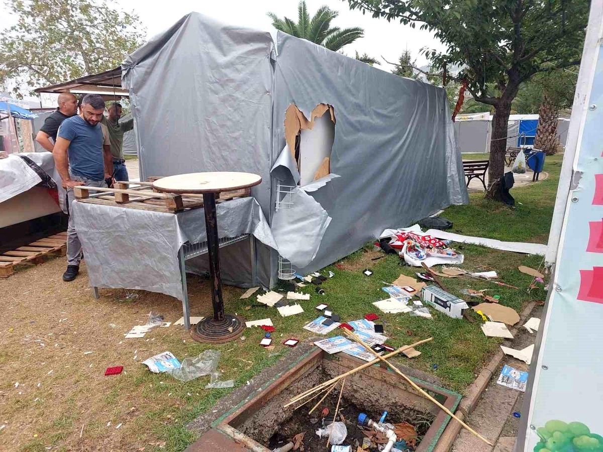 Ereğli\'de Festival Standından Kolye ve Takı Hırsızlığı