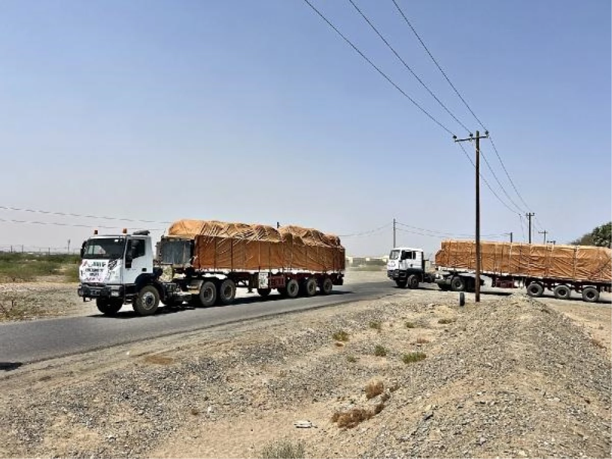 İHH, Sudan\'a 15 Konteyner Yardım Malzemesi Gönderdi