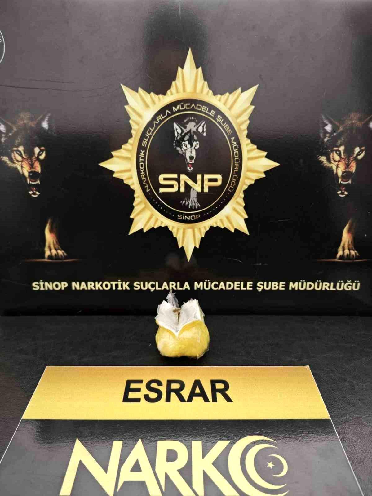 Sinop\'ta yapılan şok uygulamada 26.32 gram esrar ele geçirildi