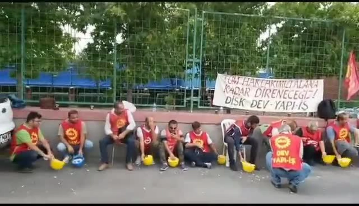 Tanzanya\'daki Demoryolu İnşaatında Çalışırken İşten Çıkarılan İşçiler İstanbulda Eylemde: "İnşaat İşçisi Köle Değildir"