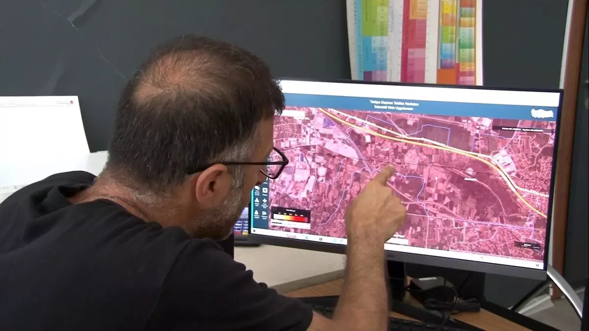 Türkiye\'de 18 il ve 80\'i aşkın ilçe merkezinin üzerinden 486 diri fay hattı geçiyor