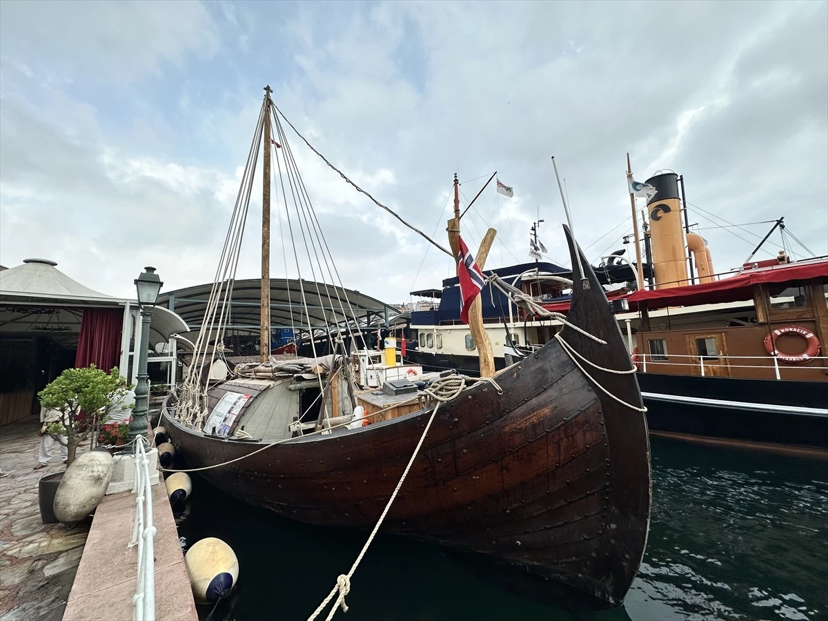 Norveç\'teki Viking Yelkenlisinin Replikası İstanbul\'da Sergileniyor