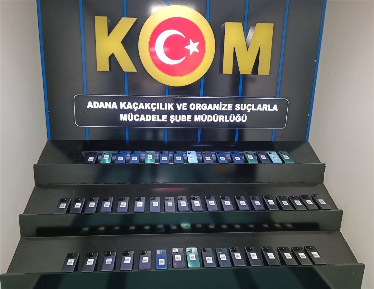 Adana\'da Tarihi Eser, Sigara ve Cep Telefonu Kaçakçılığı Operasyonu