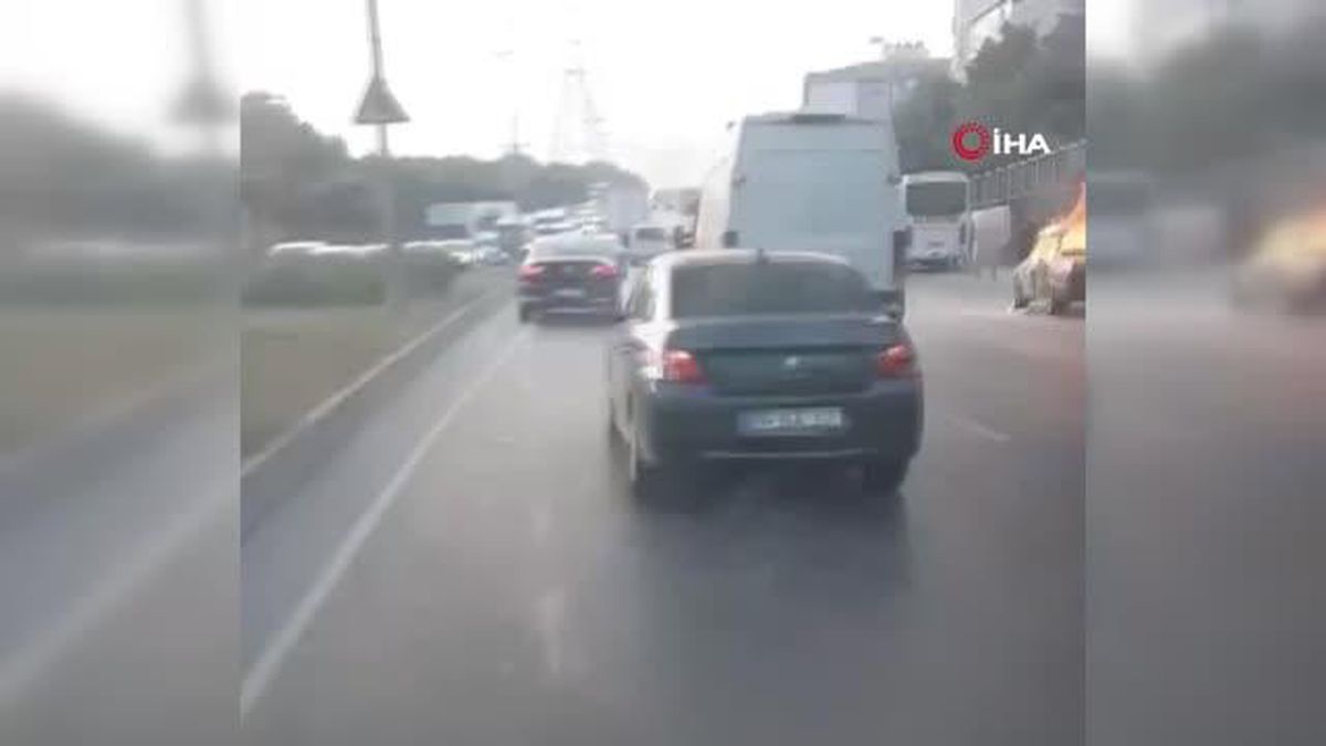 İstanbul Arnavutköy\'de Otomobil Alev Aldı