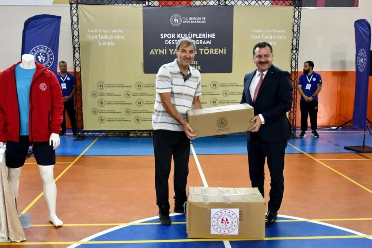 Gençlik ve Spor Bakanlığı, Balıkesir\'deki 236 Spor Kulübüne Malzeme Desteği Sağladı