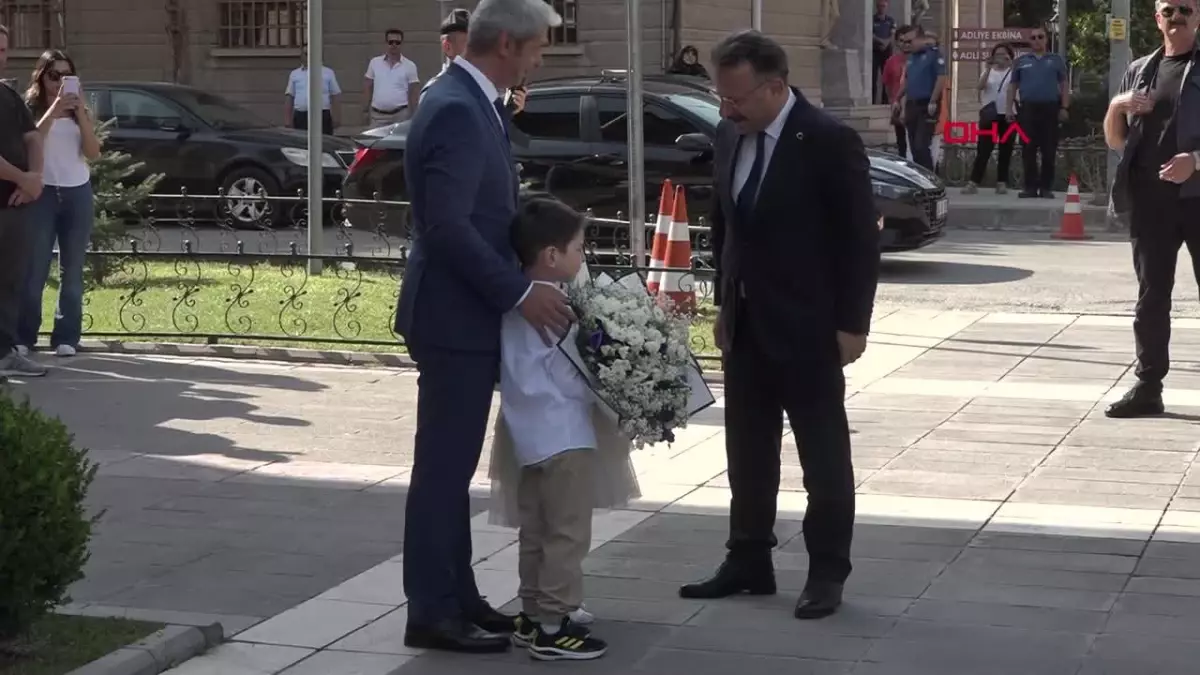 Eskişehir\'e atanan Vali Hüseyin Aksoy göreve başladı