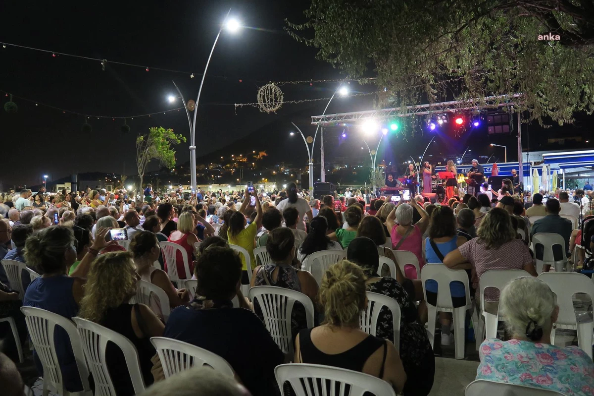 Grup Elia, Foça Belediyesi Yaz Konserleri\'nde beğeni topladı