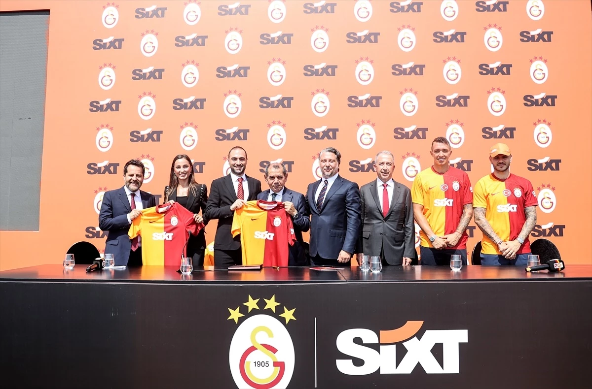Galatasaray Başkanı Dursun Özbek\'ten Beşiktaş\'ın transfer videosuna tepki Açıklaması