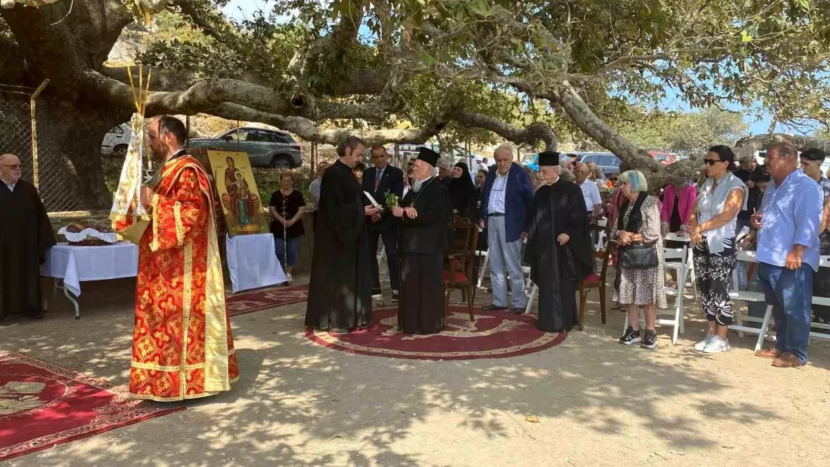 Gökçeada\'da Meryem Ana Ayini Bartholomeos\'un Katılımıyla Gerçekleştirildi