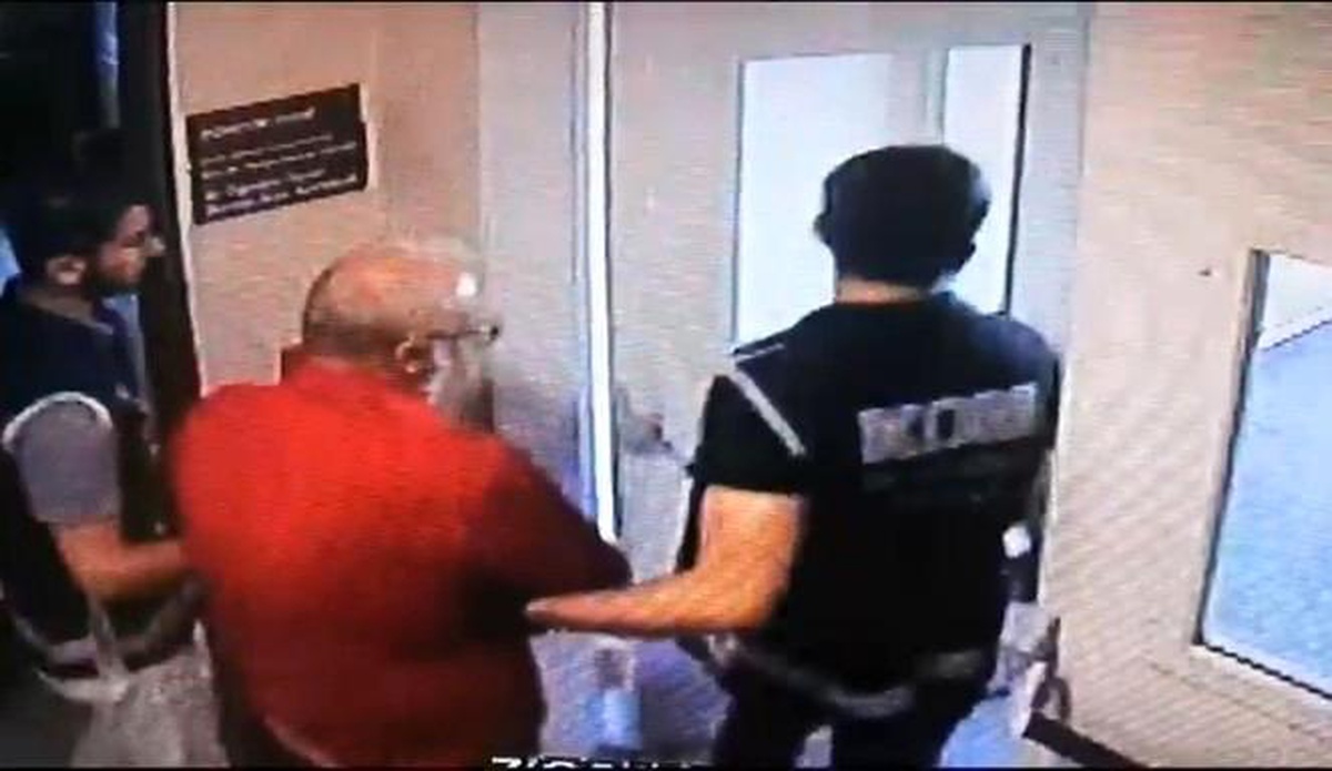 İstanbul\'da Bıçak Parası İddiasıyla Gözaltına Alınan Doktordan 275 Bin Lira Ele Geçirildi